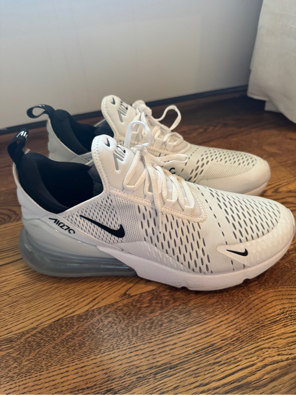 Nike White and Black Air Max 270  Sneaker (men’s 11)